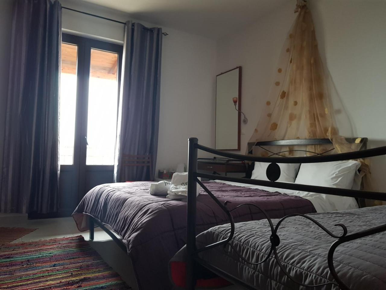 Petra & Elato Art Hotel Valtessiniko Eksteriør bilde