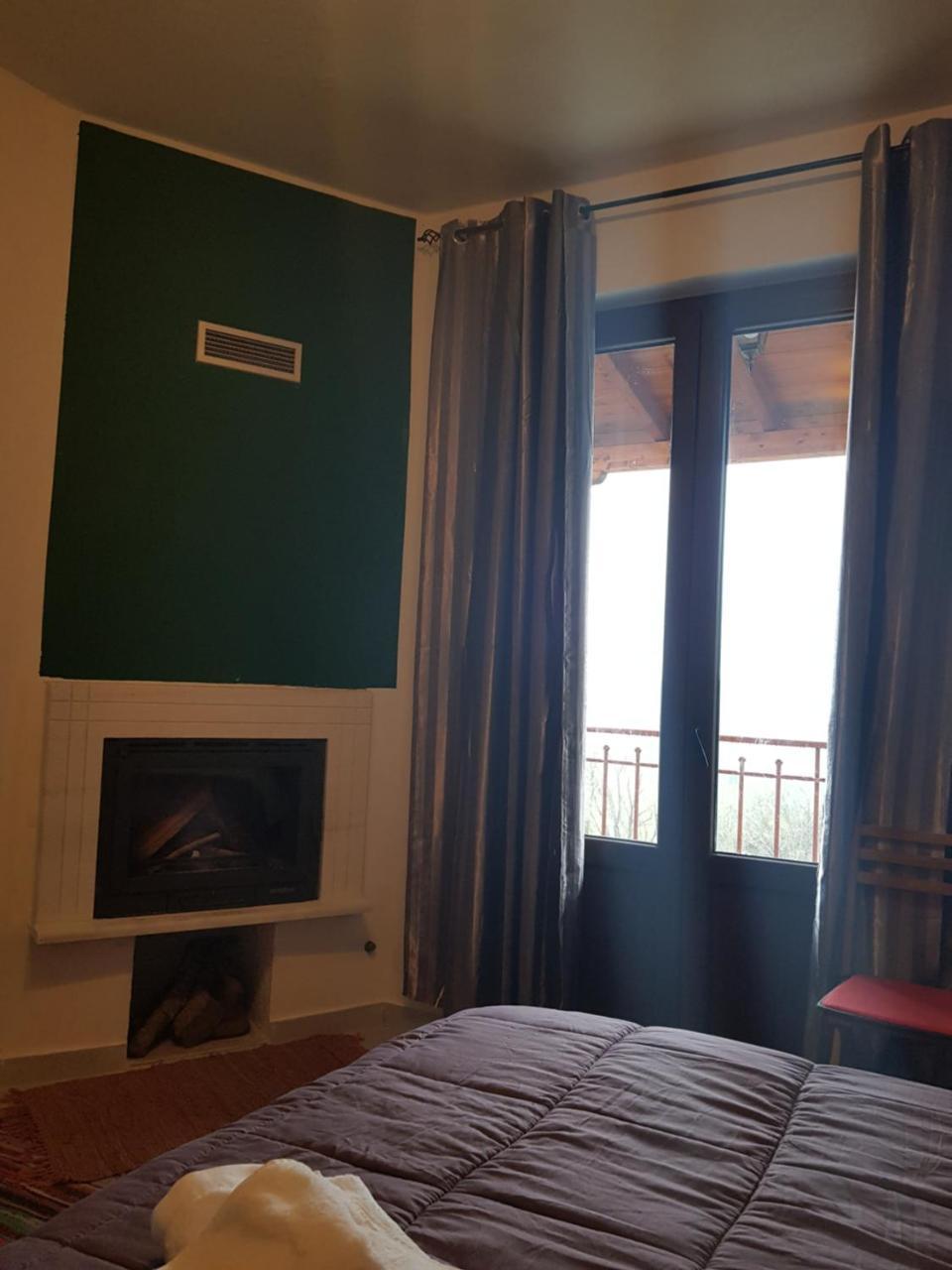 Petra & Elato Art Hotel Valtessiniko Eksteriør bilde