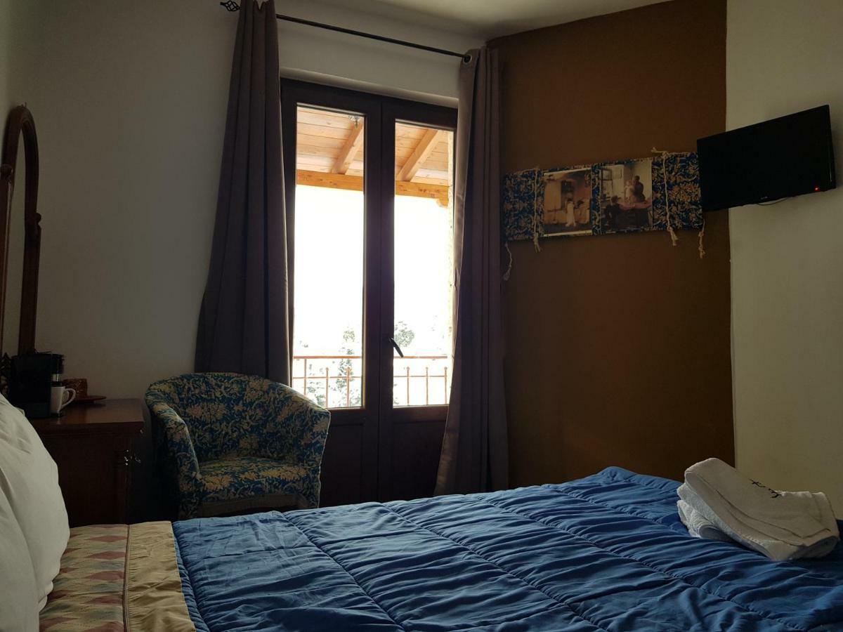 Petra & Elato Art Hotel Valtessiniko Eksteriør bilde